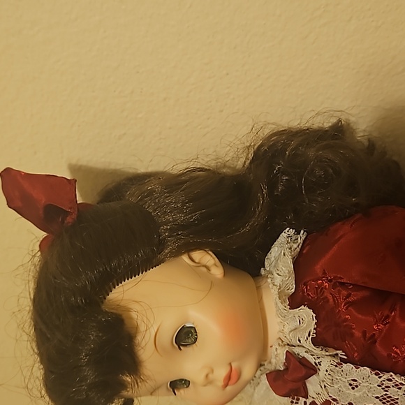 Vintage Royal Doll with tag. - Picture 5 of 13